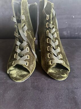 Kenneth Cole Reaction Olive Green Velvet Lace-Up Peep Toe Heels